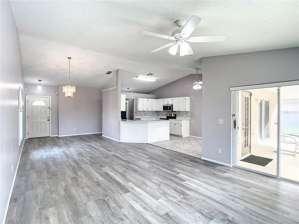 Living room / Dining room open concept