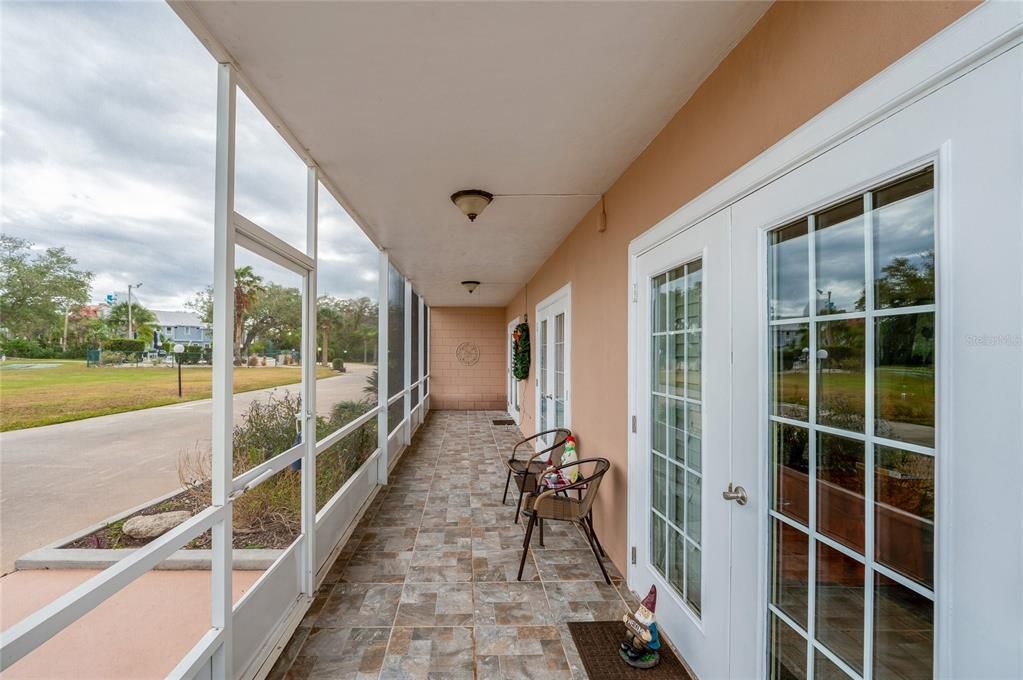 Large, private screened lanai