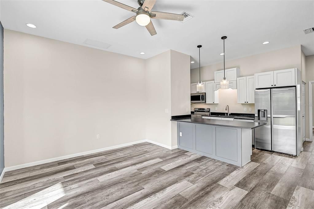 For Sale: $459,900 (1 beds, 1 baths, 745 Square Feet)