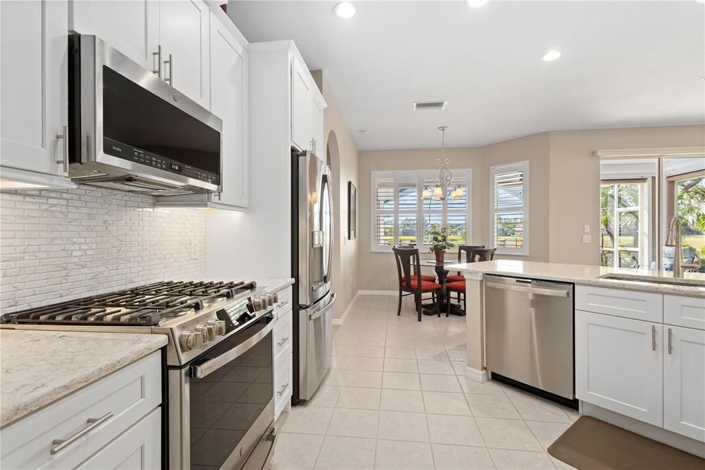 Active With Contract: $458,000 (2 beds, 2 baths, 1746 Square Feet)