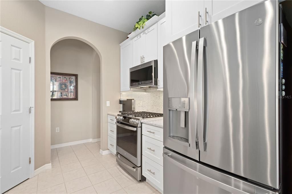 Active With Contract: $458,000 (2 beds, 2 baths, 1746 Square Feet)