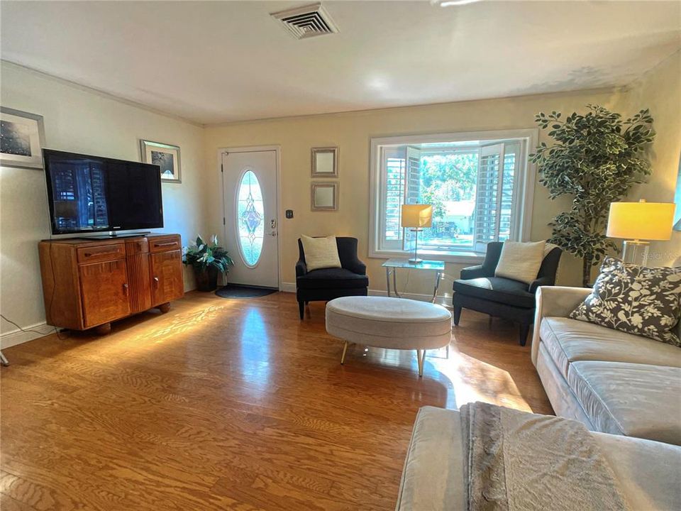 For Sale: $390,000 (3 beds, 2 baths, 1780 Square Feet)