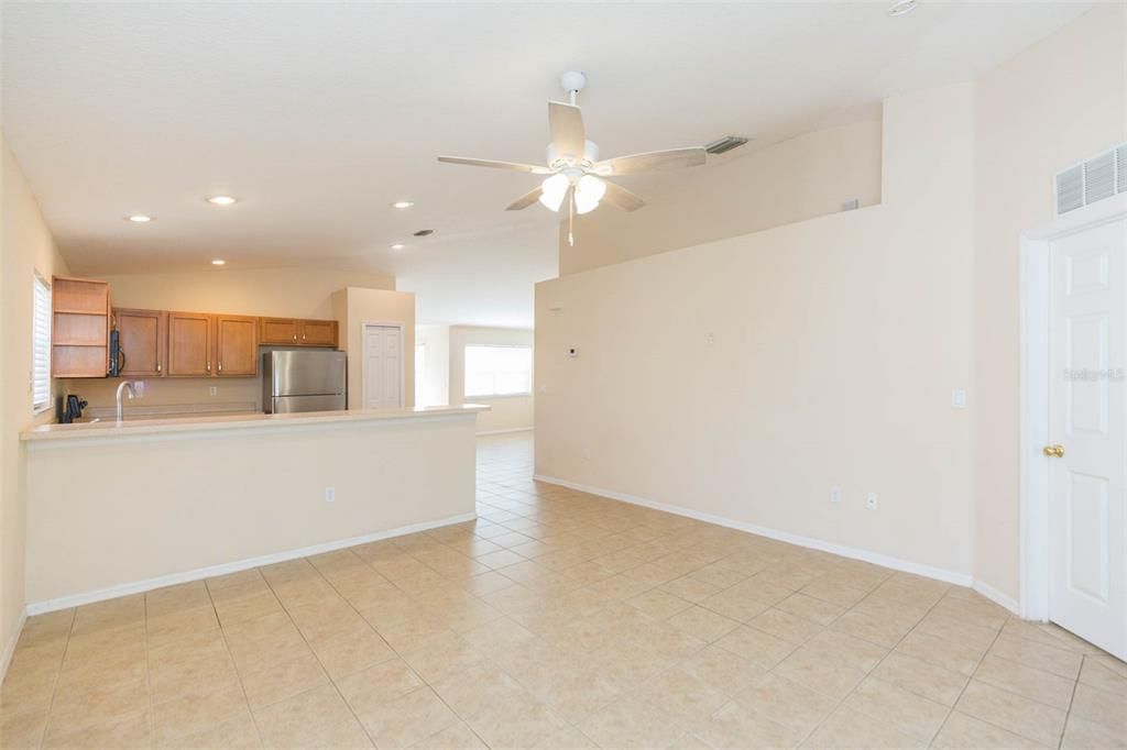 For Sale: $299,000 (3 beds, 2 baths, 1624 Square Feet)