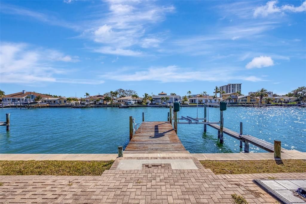 For Sale: $1,350,000 (3 beds, 2 baths, 2271 Square Feet)