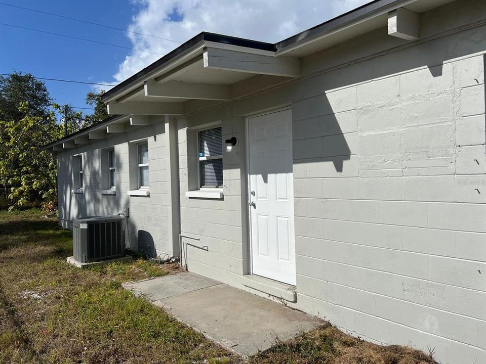 For Sale: $350,000 (3 beds, 2 baths, 1176 Square Feet)