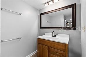 For Sale: $109,900 (1 beds, 1 baths, 876 Square Feet)