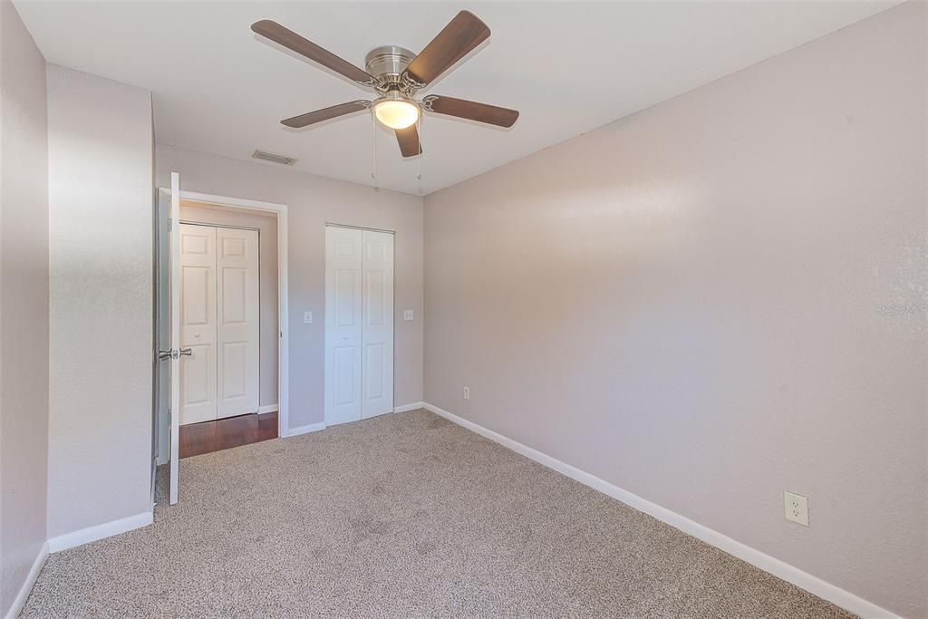 For Sale: $204,900 (2 beds, 1 baths, 884 Square Feet)