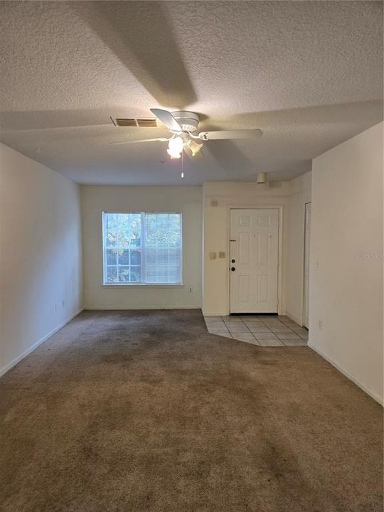 For Sale: $185,000 (2 beds, 2 baths, 996 Square Feet)