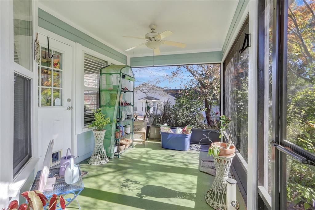 Screened in back porch - so much space!