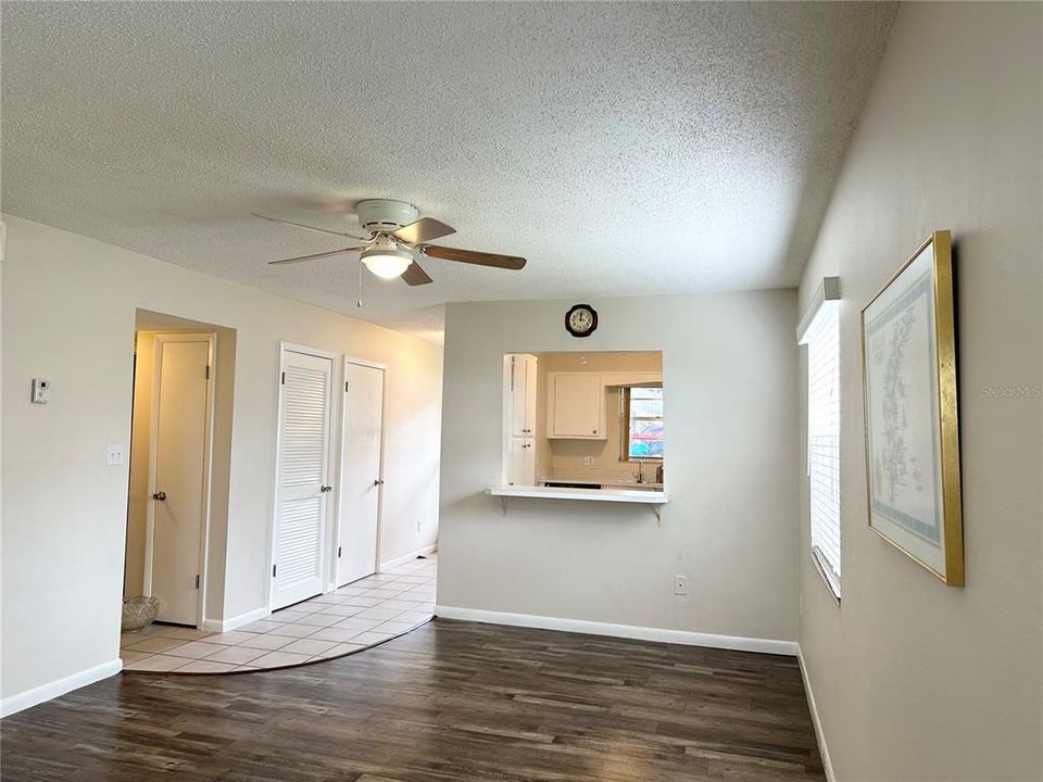 Dining Area/Breakfast Bar