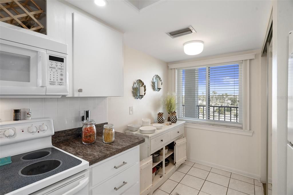 Kitchen and dinette area