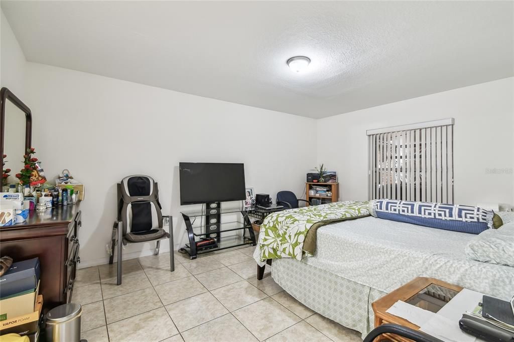 For Sale: $439,000 (3 beds, 2 baths, 1712 Square Feet)