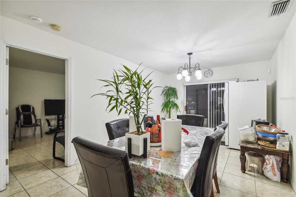 For Sale: $439,000 (3 beds, 2 baths, 1712 Square Feet)