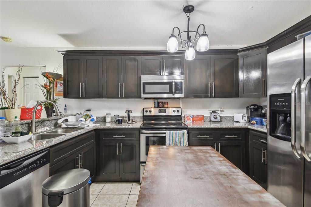 For Sale: $439,000 (3 beds, 2 baths, 1712 Square Feet)