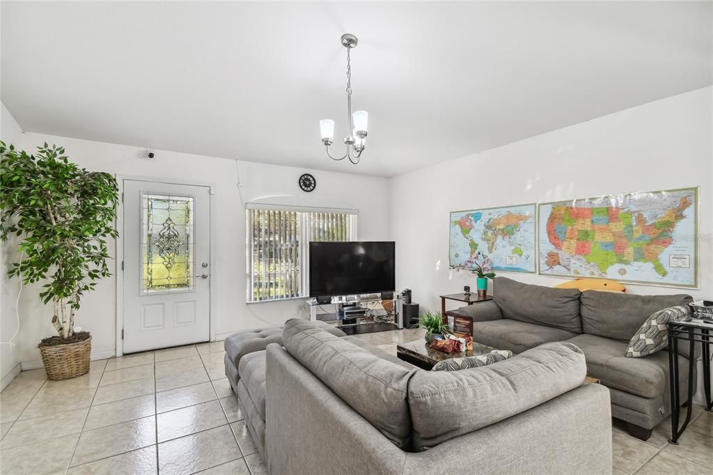 For Sale: $439,000 (3 beds, 2 baths, 1712 Square Feet)