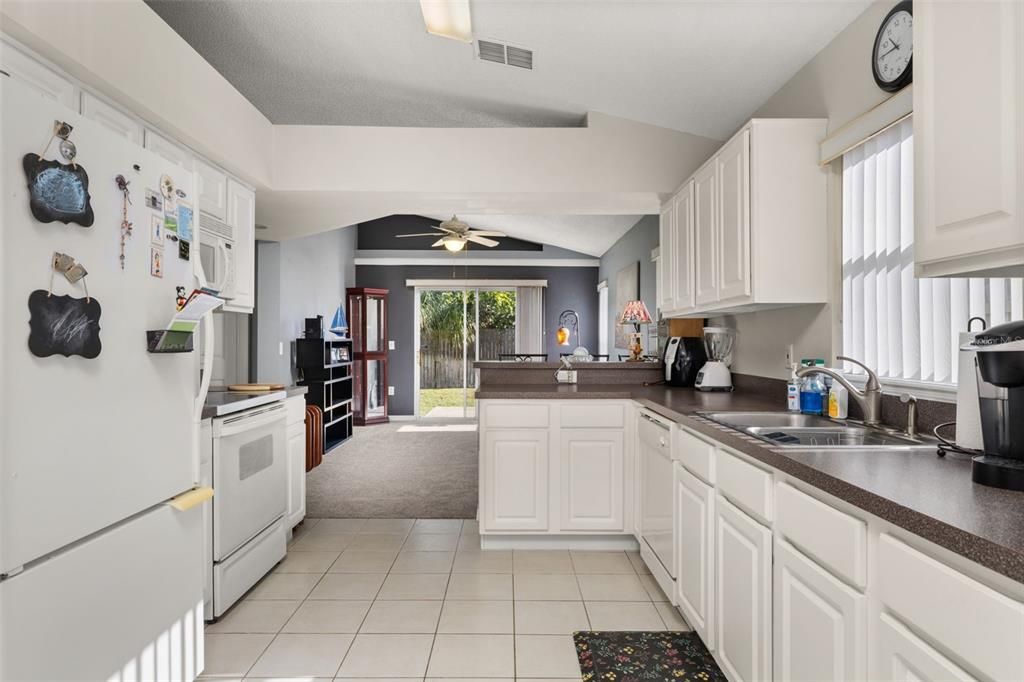 For Sale: $359,000 (3 beds, 2 baths, 1622 Square Feet)