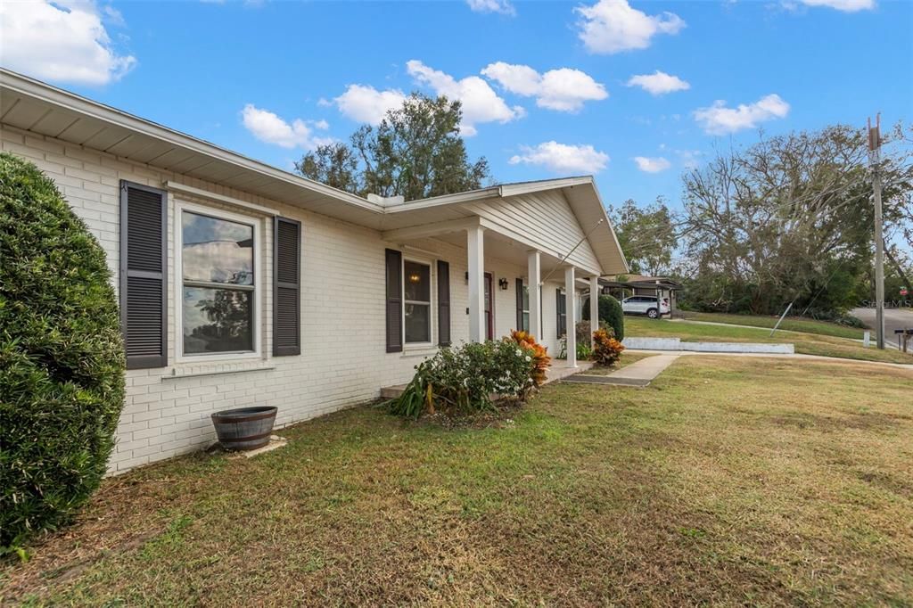 For Sale: $275,000 (3 beds, 2 baths, 1648 Square Feet)