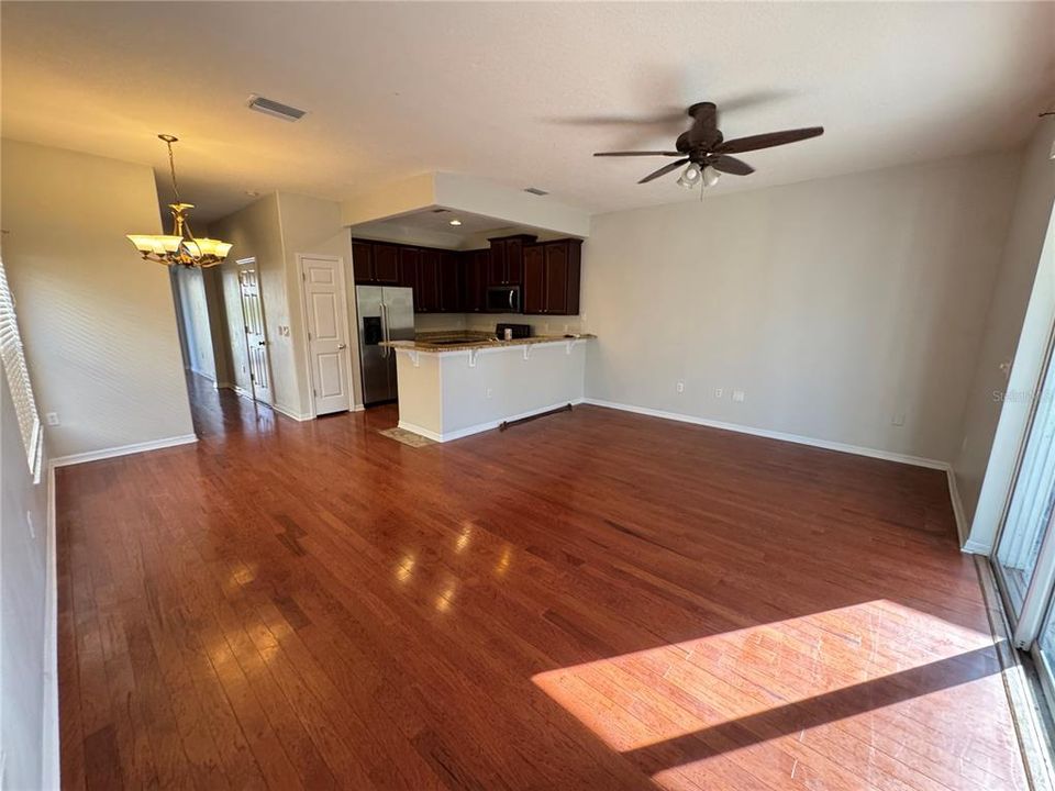 For Rent: $2,500 (3 beds, 2 baths, 1500 Square Feet)