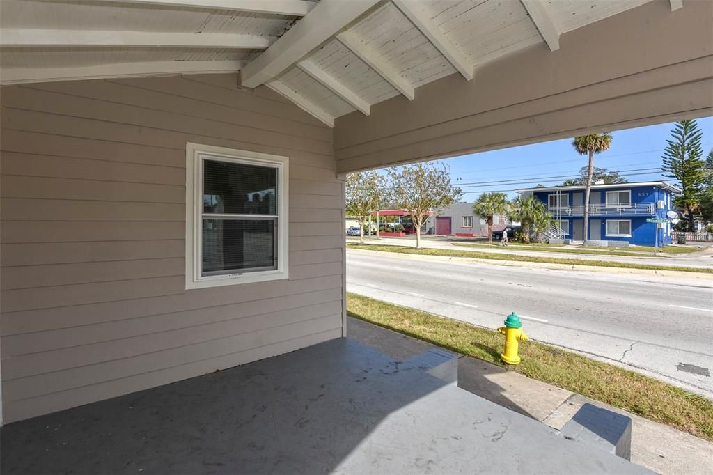 For Sale: $375,000 (3 beds, 2 baths, 2214 Square Feet)