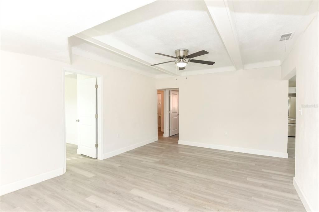 For Sale: $375,000 (3 beds, 2 baths, 2214 Square Feet)