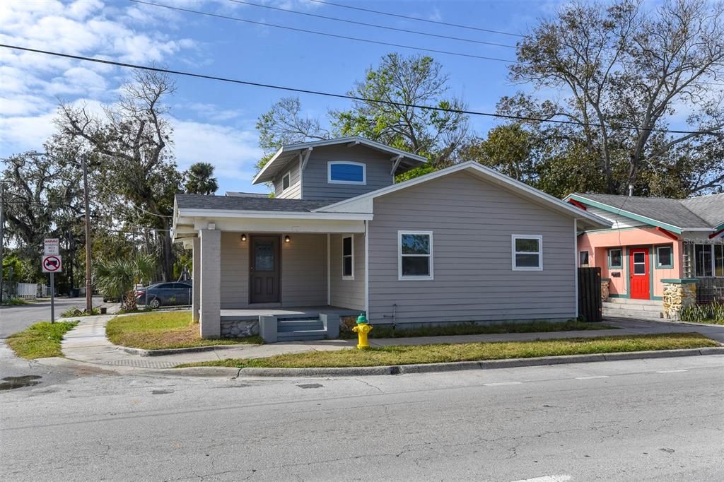 For Sale: $375,000 (3 beds, 2 baths, 2214 Square Feet)