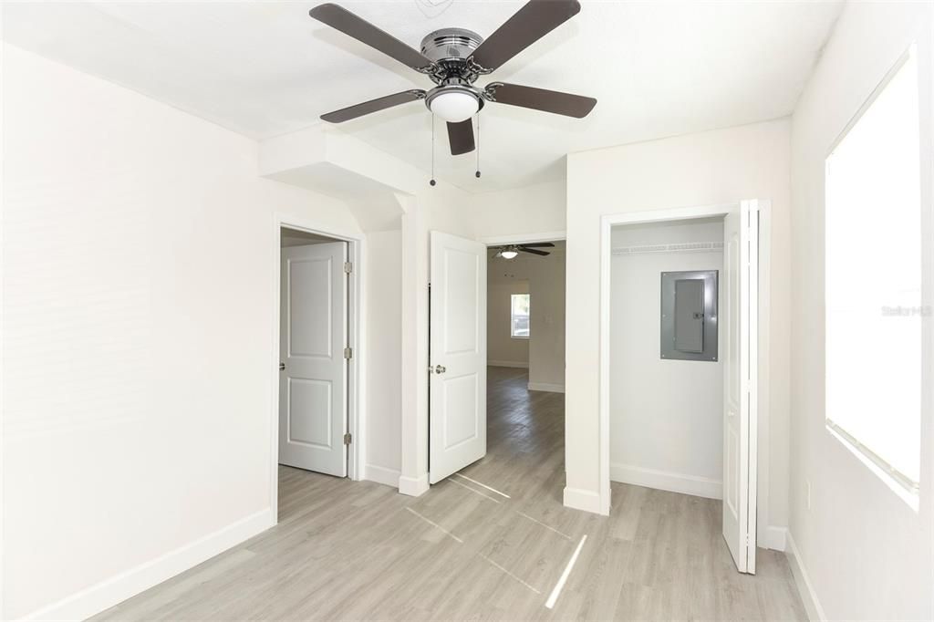 For Sale: $375,000 (3 beds, 2 baths, 2214 Square Feet)