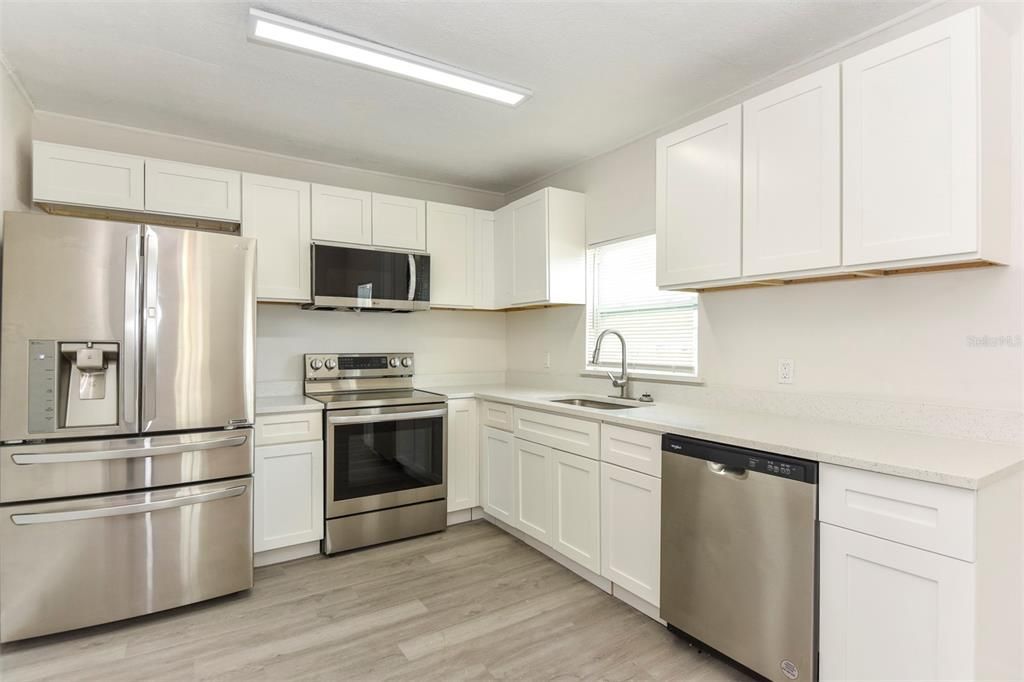 For Sale: $375,000 (3 beds, 2 baths, 2214 Square Feet)