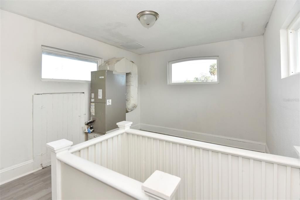 For Sale: $375,000 (3 beds, 2 baths, 2214 Square Feet)