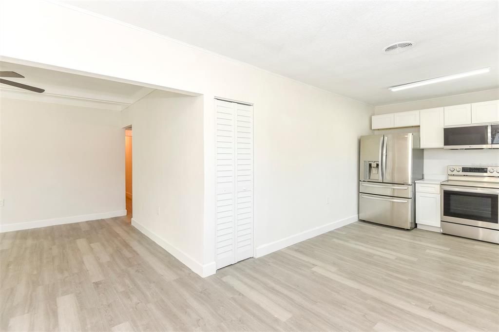 For Sale: $375,000 (3 beds, 2 baths, 2214 Square Feet)