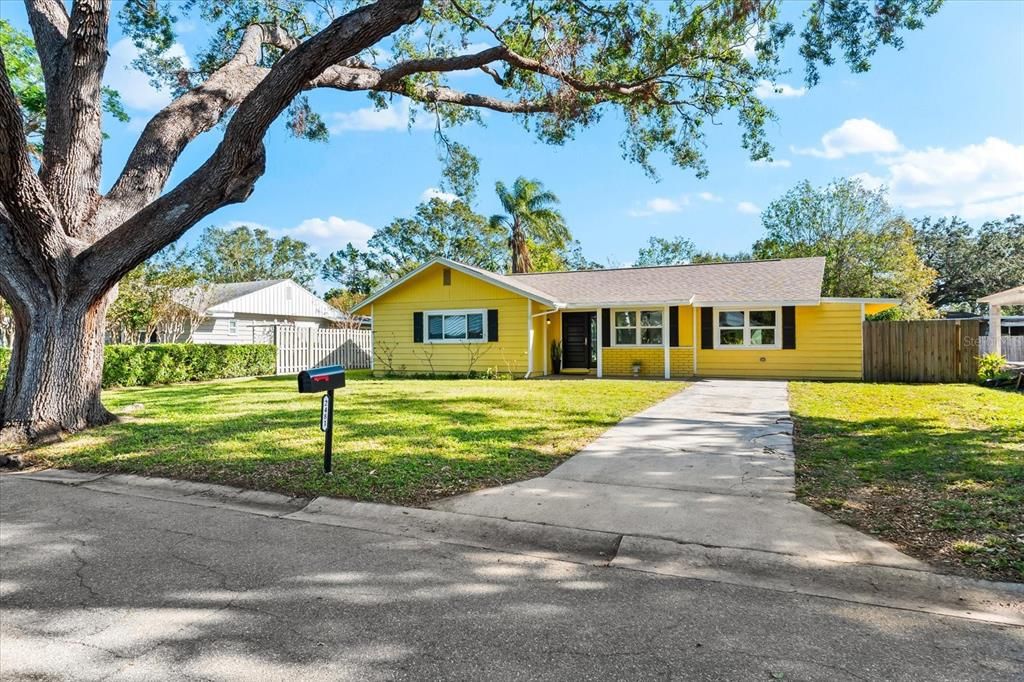 For Sale: $525,000 (3 beds, 2 baths, 1603 Square Feet)