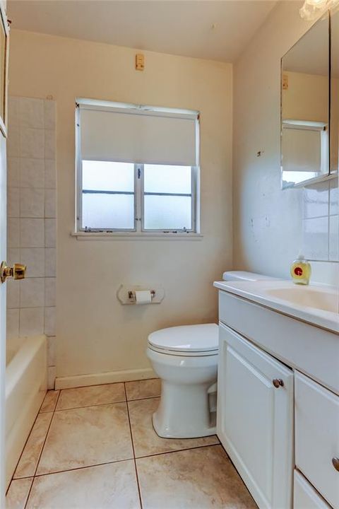 For Sale: $349,000 (2 beds, 1 baths, 900 Square Feet)