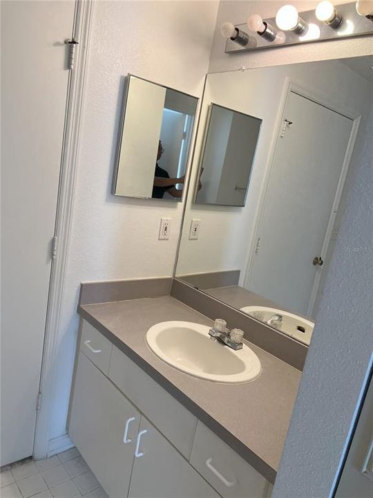 2nd Bathroom