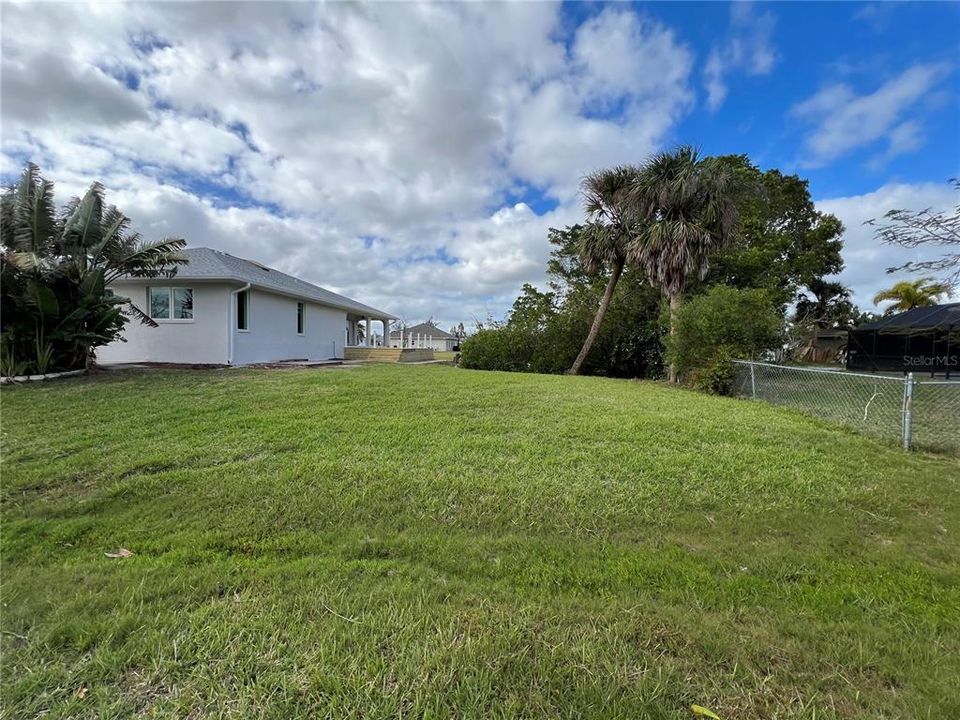 For Sale: $595,000 (3 beds, 2 baths, 1725 Square Feet)