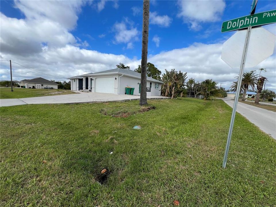 For Sale: $595,000 (3 beds, 2 baths, 1725 Square Feet)