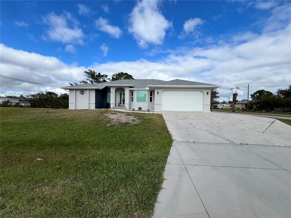 For Sale: $595,000 (3 beds, 2 baths, 1725 Square Feet)