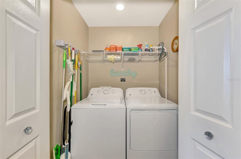 LAUNDRY CLOSET/WASHER/DRYER