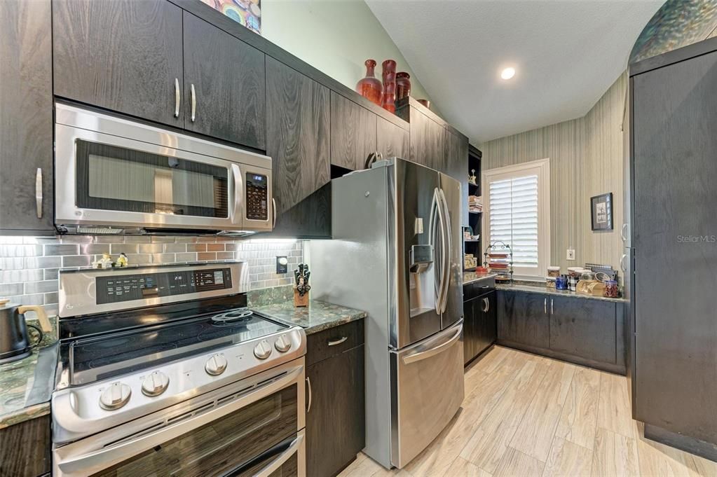 For Sale: $475,000 (2 beds, 3 baths, 1642 Square Feet)