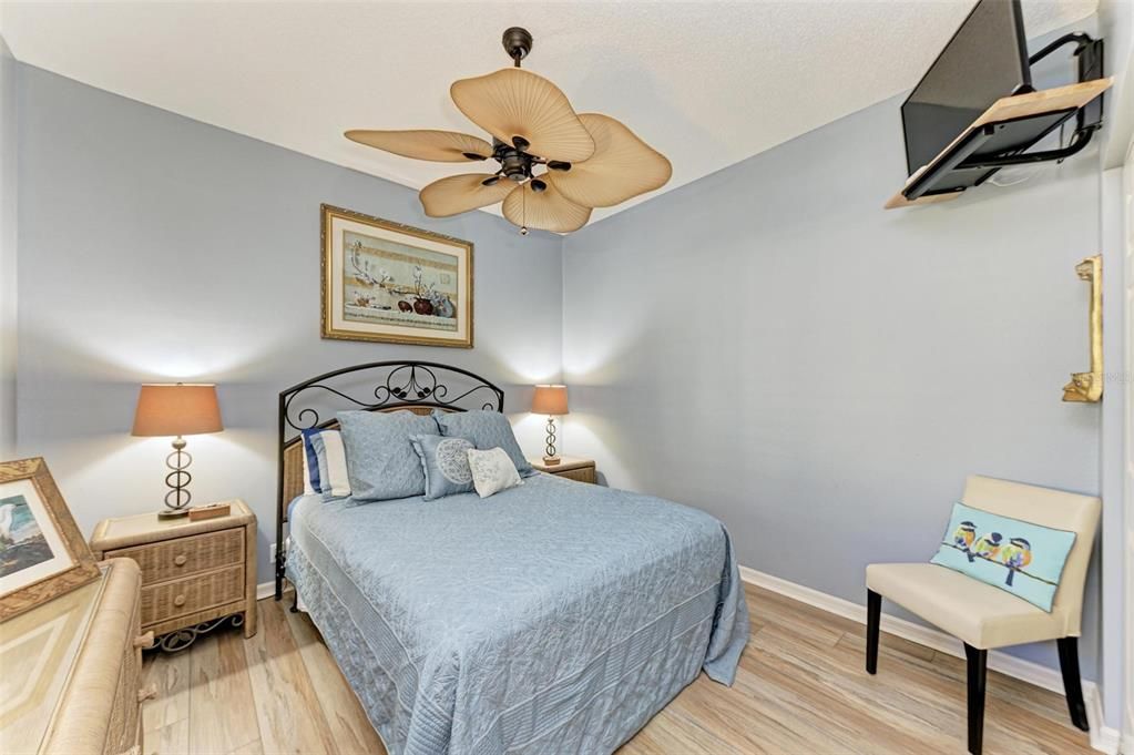 For Sale: $475,000 (2 beds, 3 baths, 1642 Square Feet)