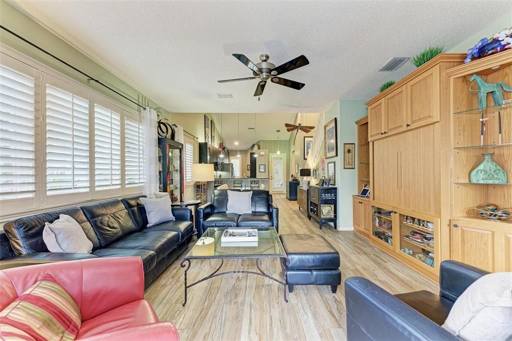 For Sale: $475,000 (2 beds, 3 baths, 1642 Square Feet)