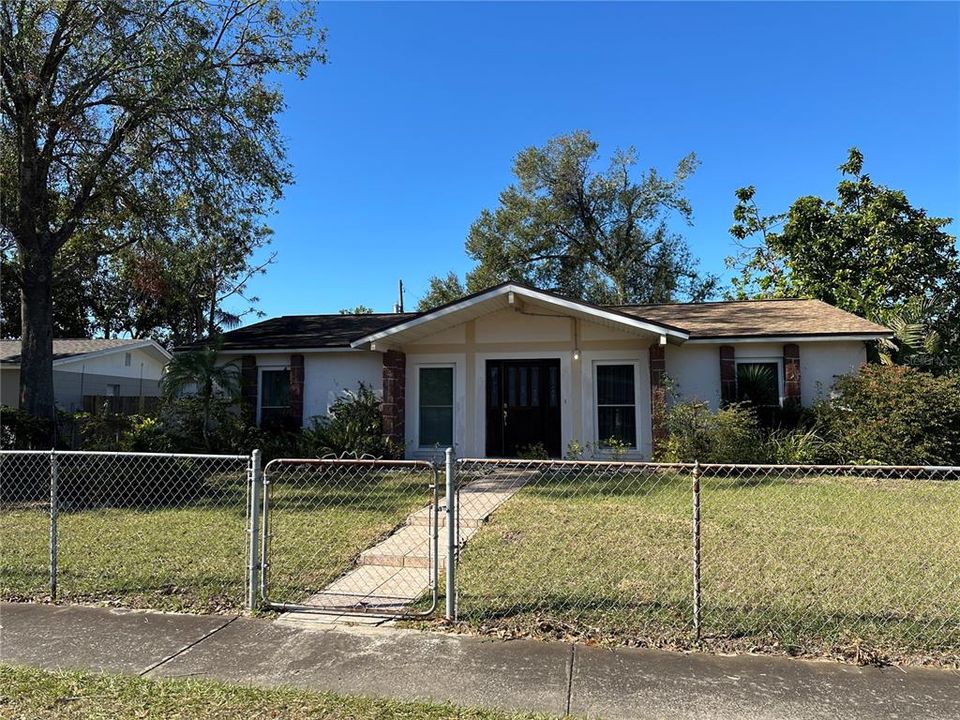 最近售出: $235,750 (4 贝兹, 2 浴室, 1158 平方英尺)