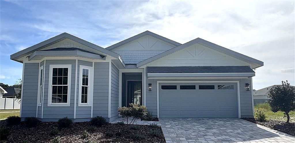 Под контрактом: $573,900 (4 спален, 3 ванн, 2080 Квадратных фут)