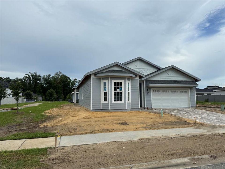 Под контрактом: $573,900 (4 спален, 3 ванн, 2080 Квадратных фут)