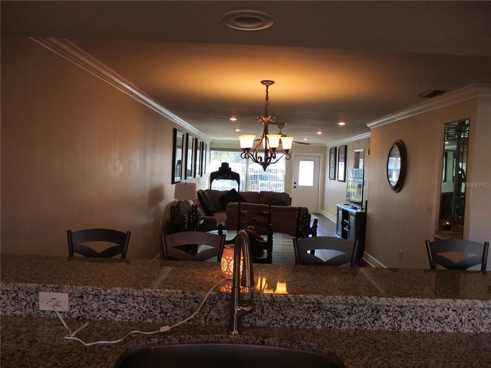 For Sale: $345,000 (2 beds, 2 baths, 1150 Square Feet)