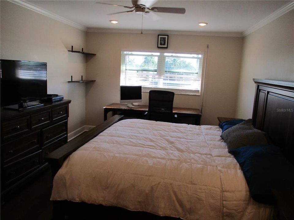 For Sale: $345,000 (2 beds, 2 baths, 1150 Square Feet)