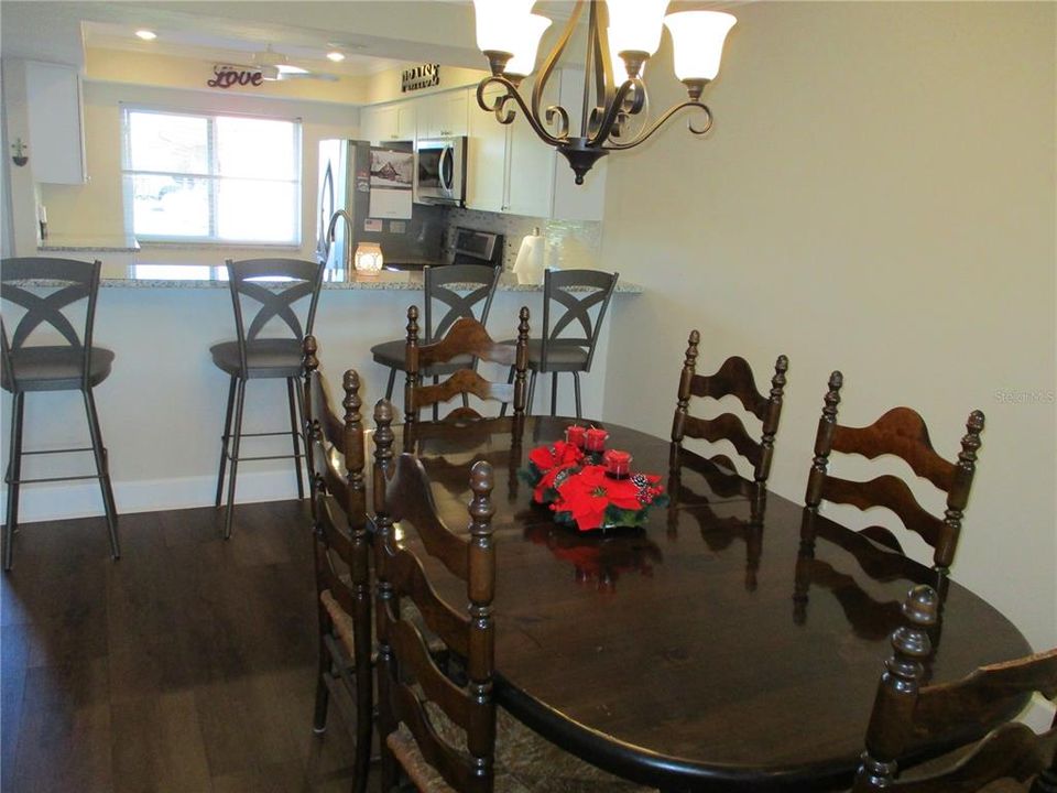 For Sale: $345,000 (2 beds, 2 baths, 1150 Square Feet)