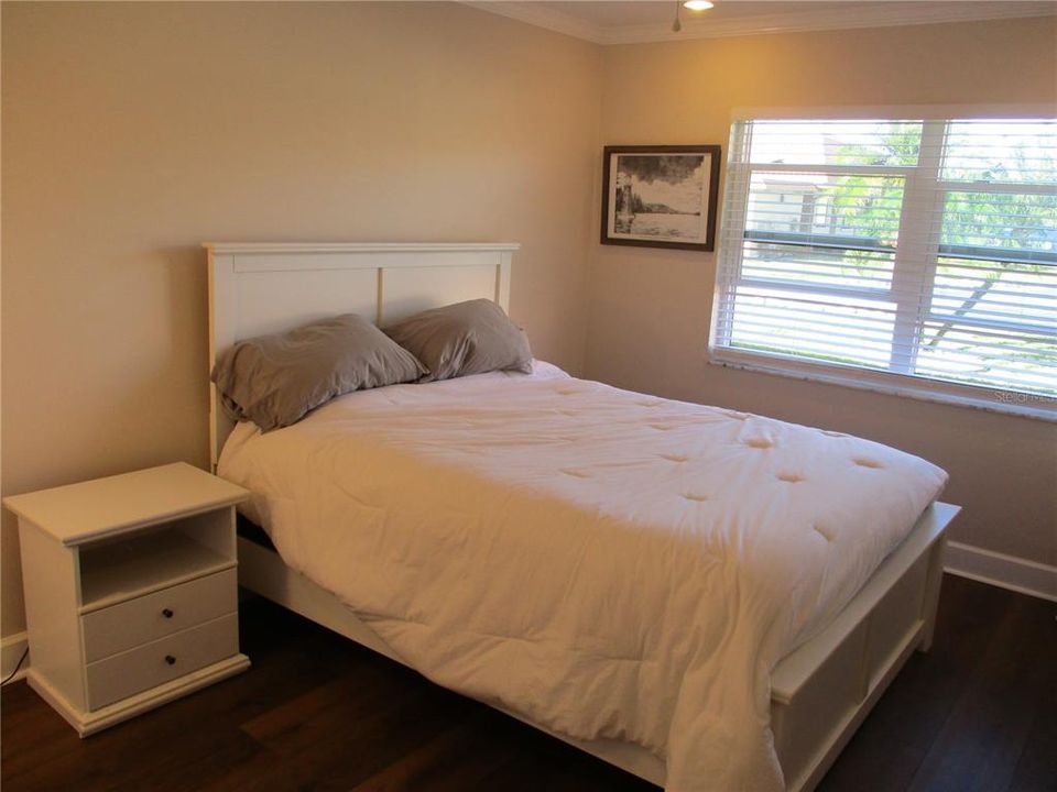 For Sale: $345,000 (2 beds, 2 baths, 1150 Square Feet)