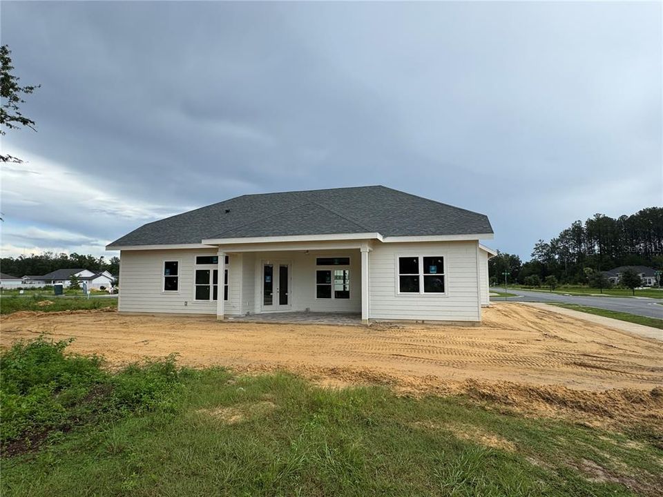 合同活跃: $720,800 (4 贝兹, 3 浴室, 2623 平方英尺)