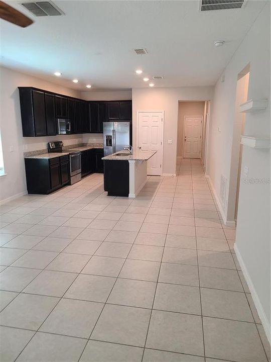 For Rent: $2,300 (3 beds, 2 baths, 1590 Square Feet)