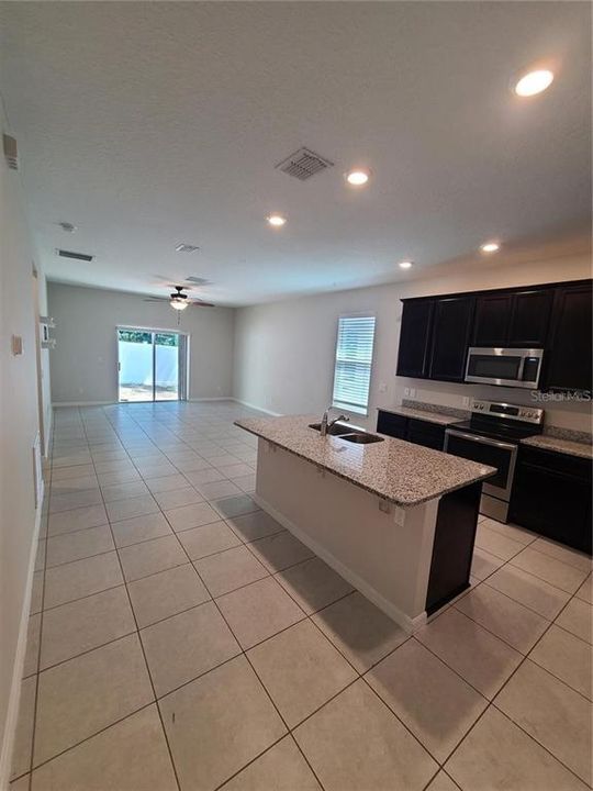 For Rent: $2,300 (3 beds, 2 baths, 1590 Square Feet)