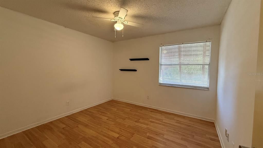 For Sale: $160,000 (2 beds, 2 baths, 897 Square Feet)